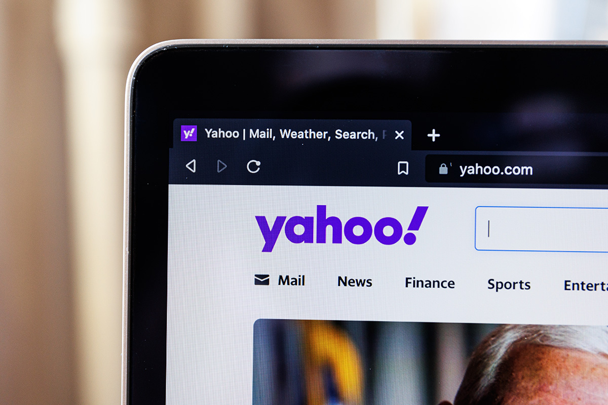 Το comeback της Yahoo: Με Τεχνητή Νοημοσύνη και νοσταλγία των 2000s, διεκδικεί ξανά την προσοχή μας