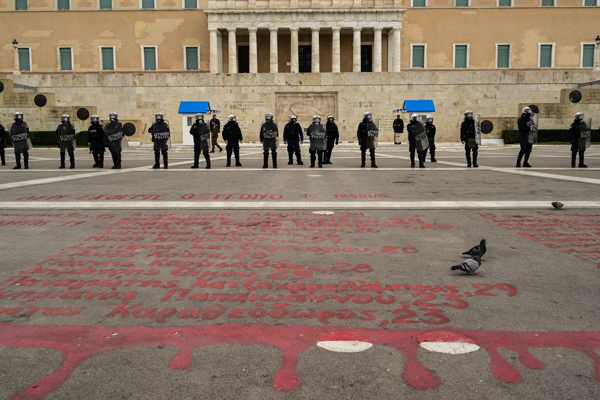 Μαζικά συλλαλητήρια για την τραγωδία των Τεμπών: «Δεν έχω οξυγόνο» ακούστηκε σε όλη τη χώρα