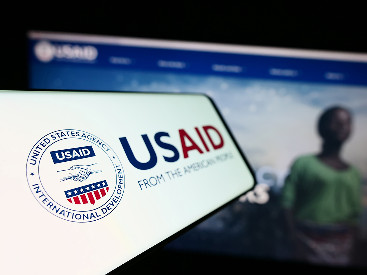 USAID: Κατά 90% και πλέον περικόπτονται οι χρηματοδοτήσεις σε διεθνή κλίμακα – Ο ρόλος του Έλον Μασκ