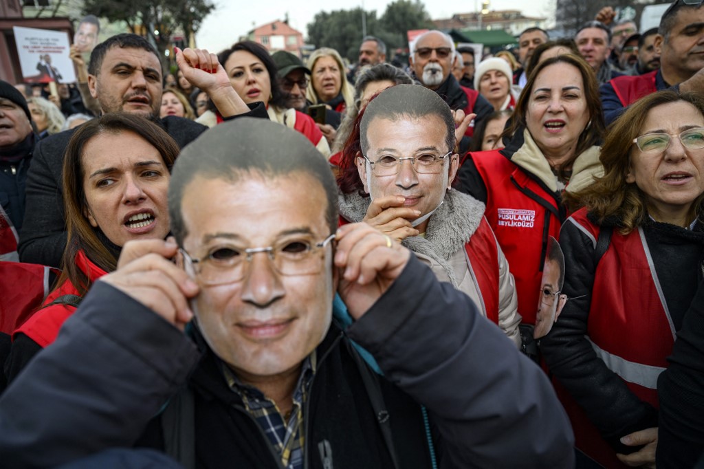 Τουρκία: Βολές του Ερντογάν κατά της αντιπολίτευσης, εν μέσω των διαδηλώσεων για τον Ιμάμογλου