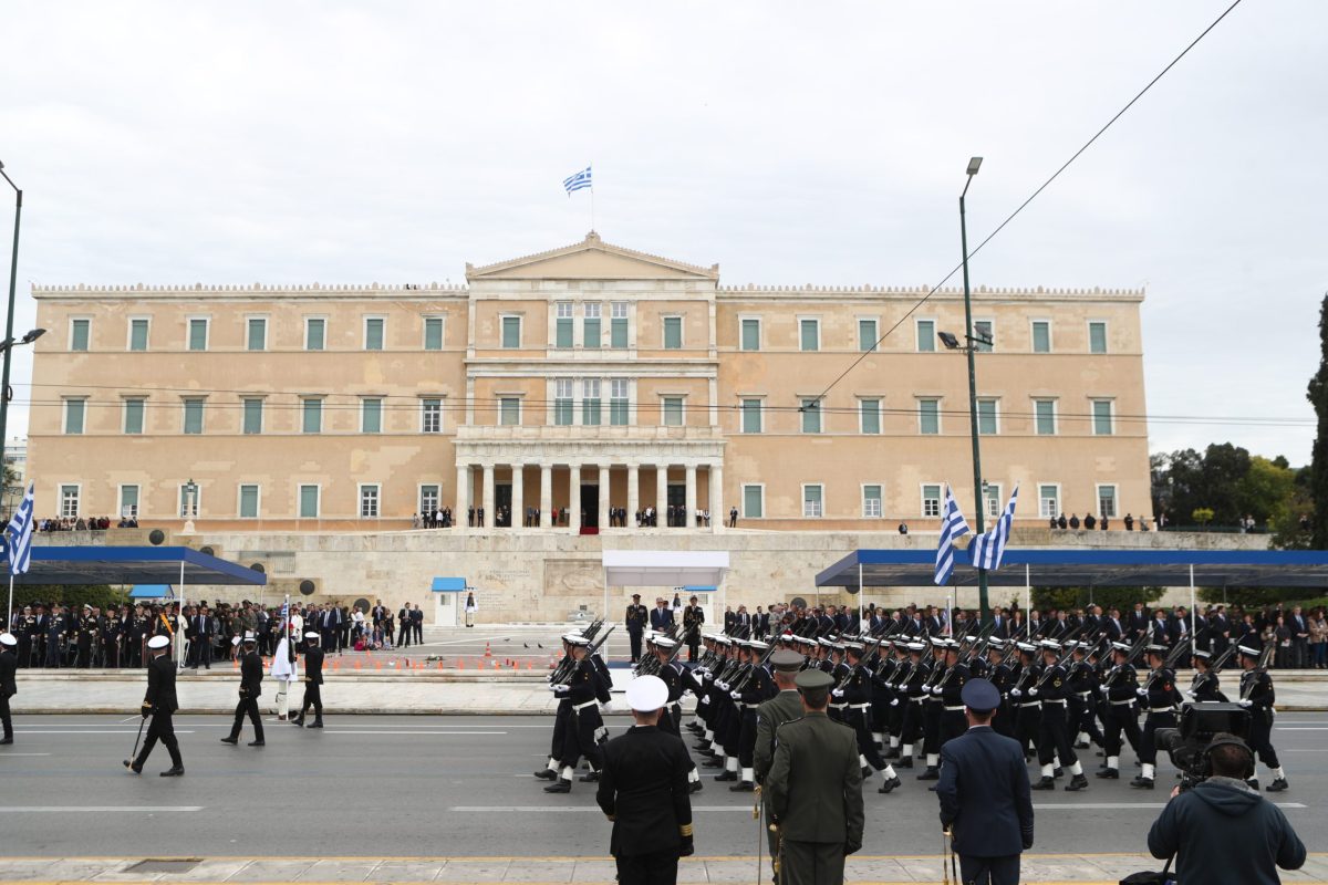 Με μεγαλοπρέπεια τιμήθηκε η επέτειος της 25ης Μαρτίου – Μητσοτάκης: Οι Έλληνες πέτυχαν όταν ήταν ενωμένοι (vids)